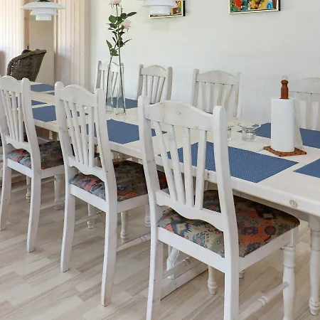 12 Person In Hadsund-by Traum